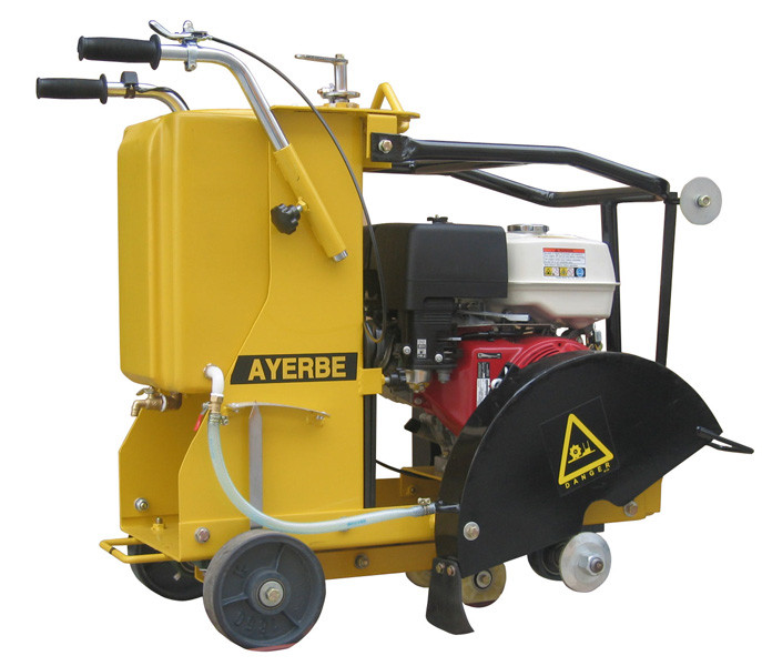 Scie à sol CULTASS-400 - Moteur Honda essence 13 HP - 30 KN - Profondeur 165 mm - 144 kg - AYERBE